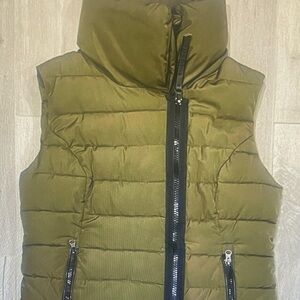 Superdry Sportswear Women Olive Green Puffer Vest Size XS